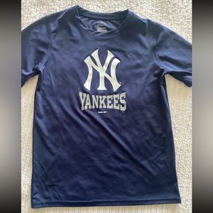 NY Yankees youth performance t-shirt